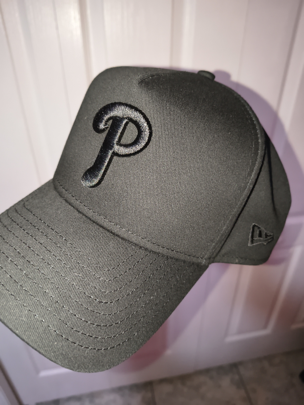 🧢 New Era Philadelphia Phillies⚾ Black On Black Lid